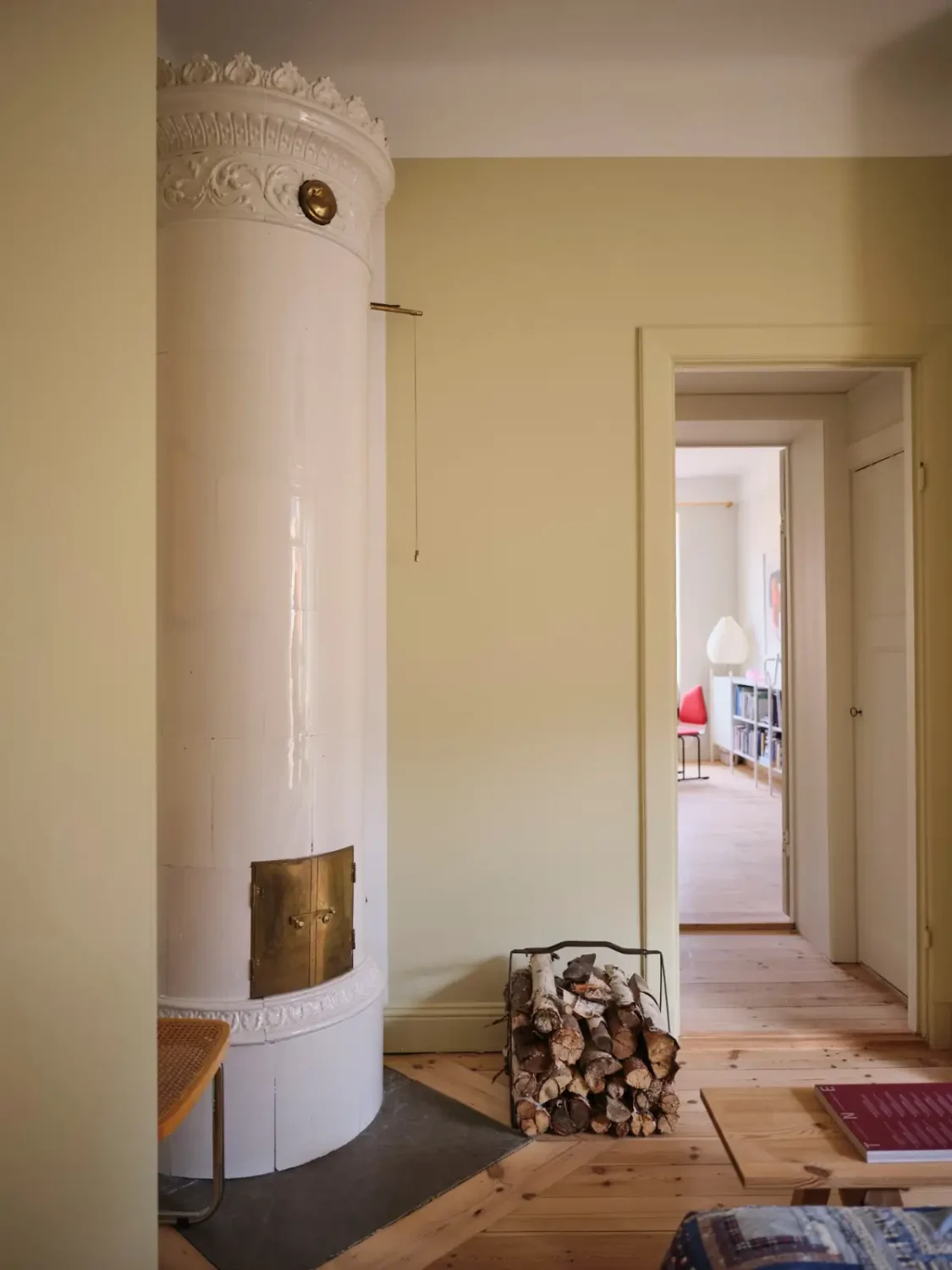 High Ceilings and Light Colors in a Minimalistic Stockholm Apartment 27 modern-scandi-interiors-period-features-1910-stockholm-apartment-nordroom