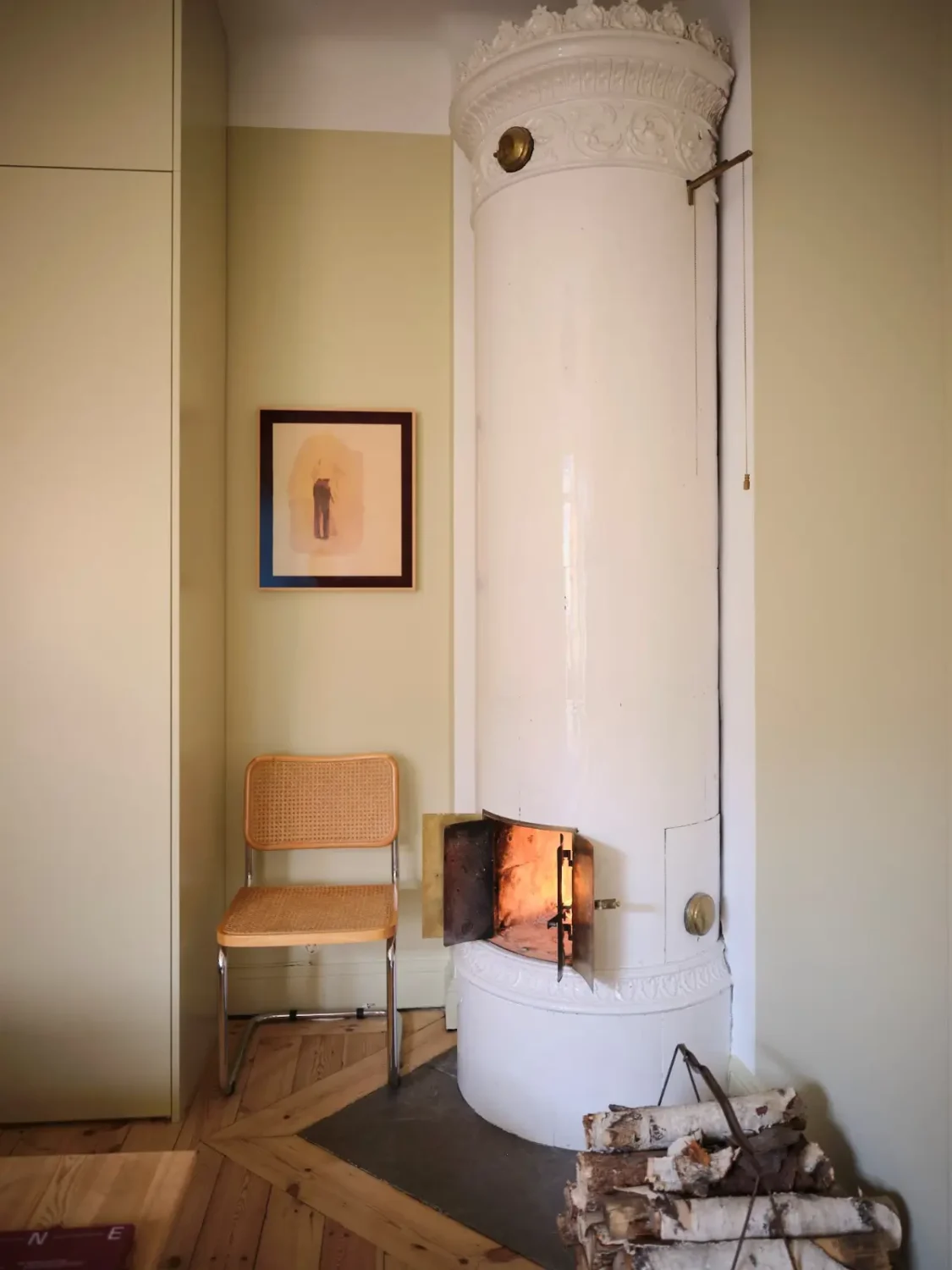 High Ceilings and Light Colors in a Minimalistic Stockholm Apartment 26 modern-scandi-interiors-period-features-1910-stockholm-apartment-nordroom