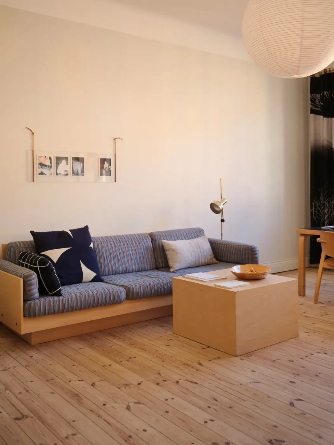 High Ceilings and Light Colors in a Minimalistic Stockholm Apartment 7 modern-scandi-interiors-period-features-1910-stockholm-apartment-nordroom