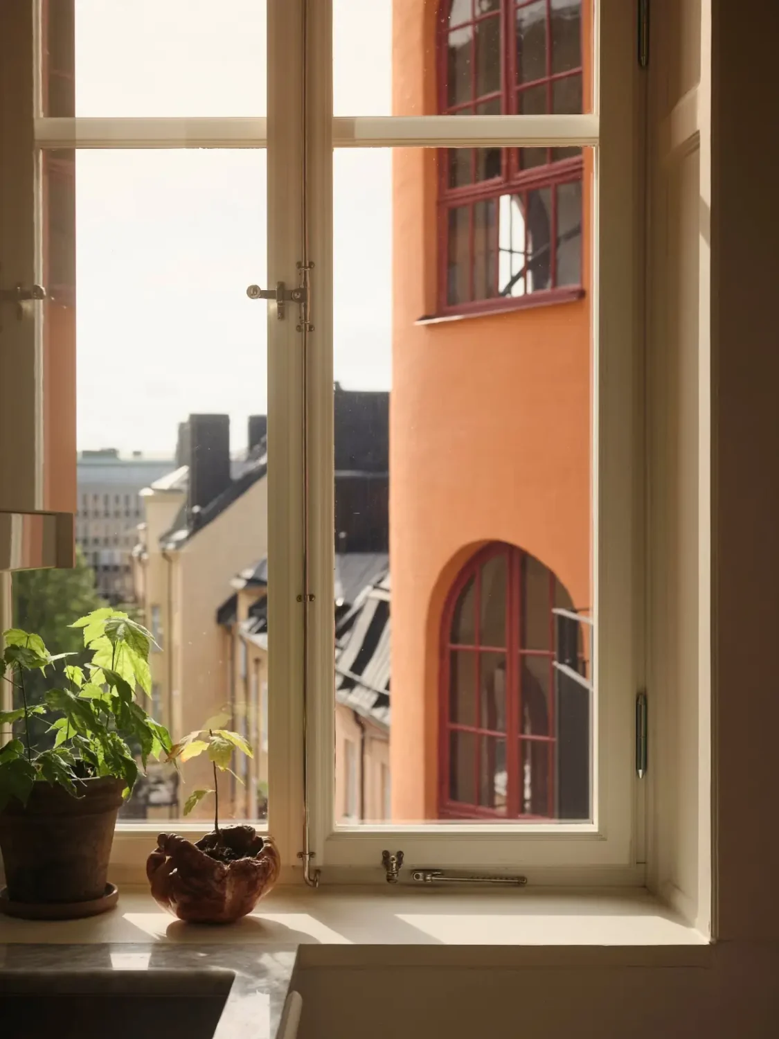 High Ceilings and Light Colors in a Minimalistic Stockholm Apartment 13 modern-scandi-interiors-period-features-1910-stockholm-apartment-nordroom