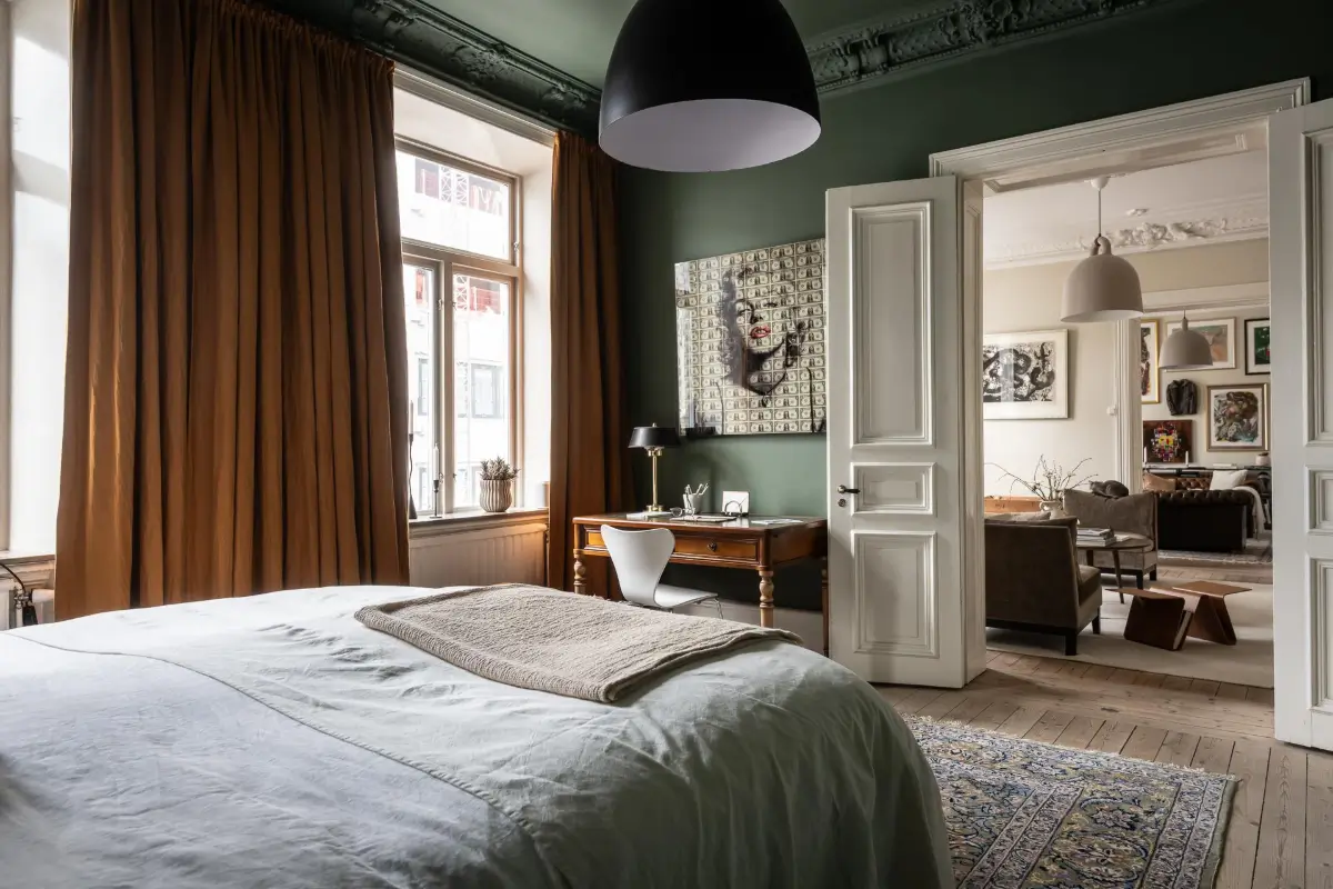 A Magnificent Historic Apartment with a Deep Green Bedroom 27 period-features-color-drenched-deep-green-bedroom-19th-century-apartment-nordroom