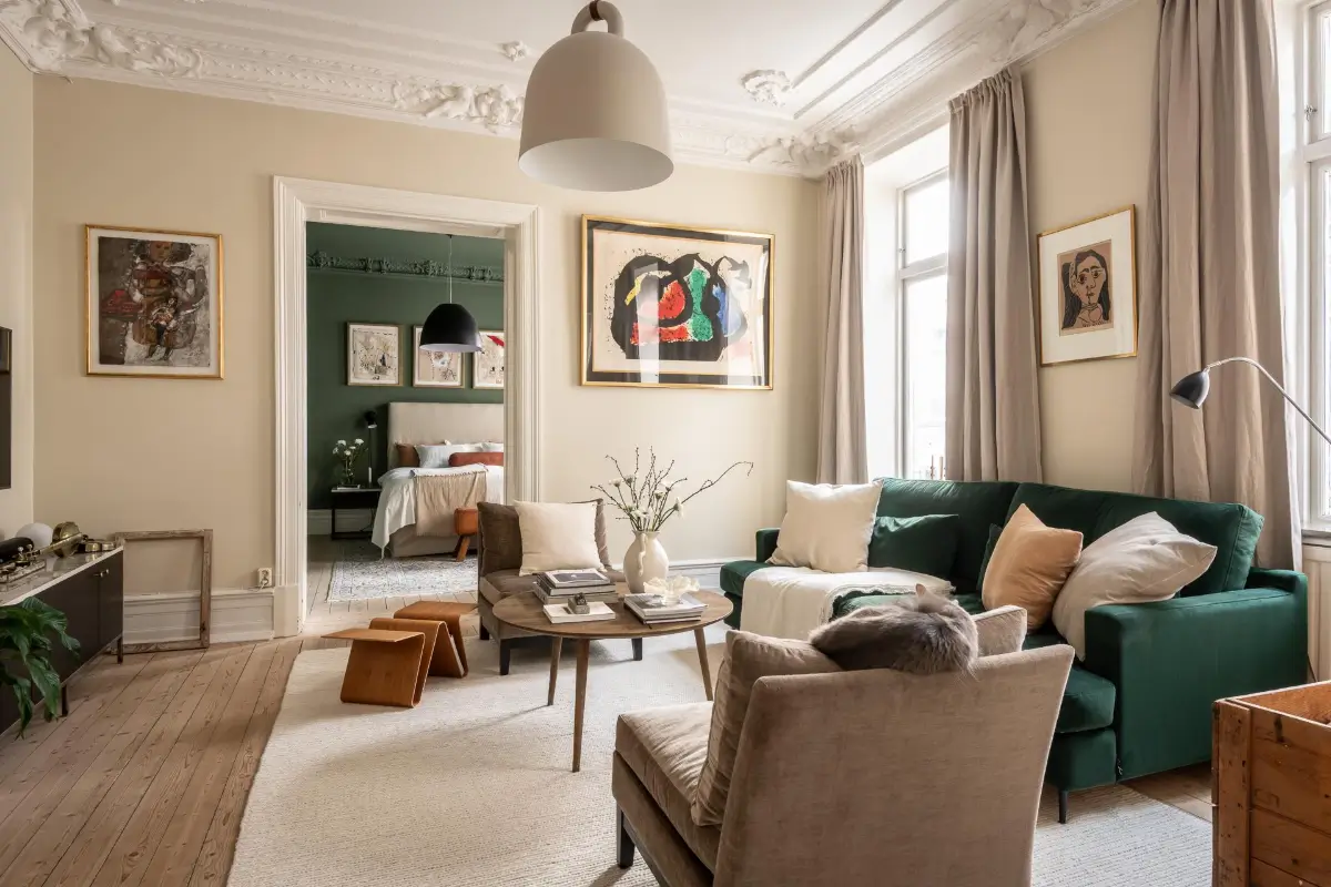 A Magnificent Historic Apartment with a Deep Green Bedroom 15 period-features-color-drenched-deep-green-bedroom-19th-century-apartment-nordroom