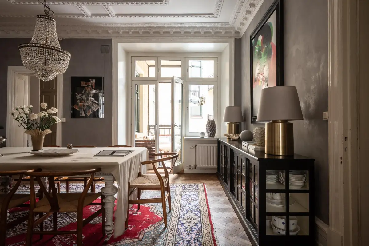 A Magnificent Historic Apartment with a Deep Green Bedroom 3 period-features-color-drenched-deep-green-bedroom-19th-century-apartment-nordroom