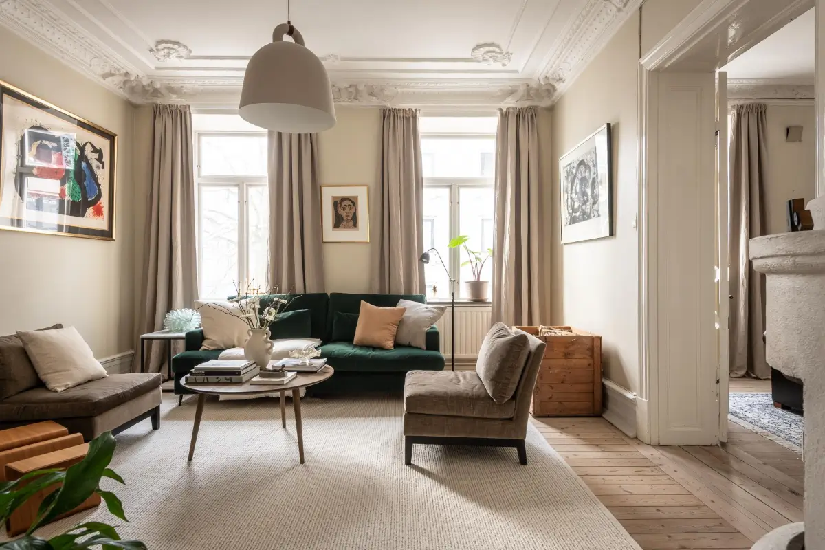 A Magnificent Historic Apartment with a Deep Green Bedroom 16 period-features-color-drenched-deep-green-bedroom-19th-century-apartment-nordroom