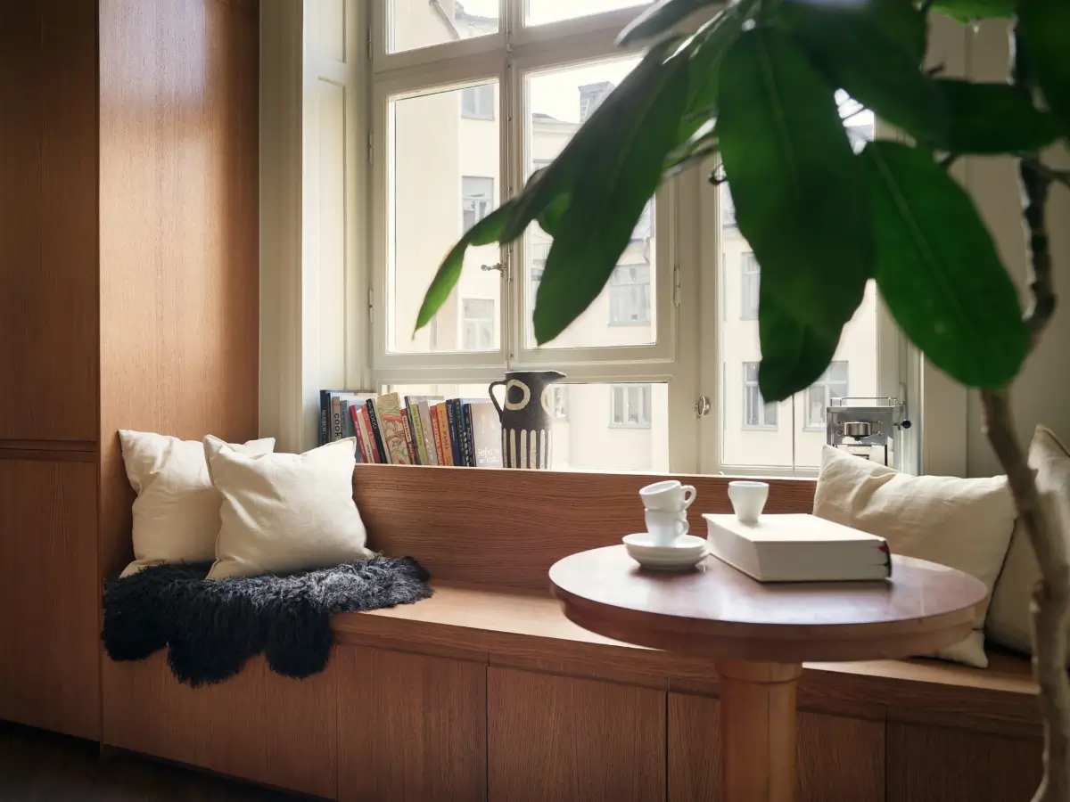 Red and Brown Tones in a Renovated Turn-of-the-Century Apartment 18 red-brown-tones-renovated-turn-of-the-century-stockholm-apartment-nordroom