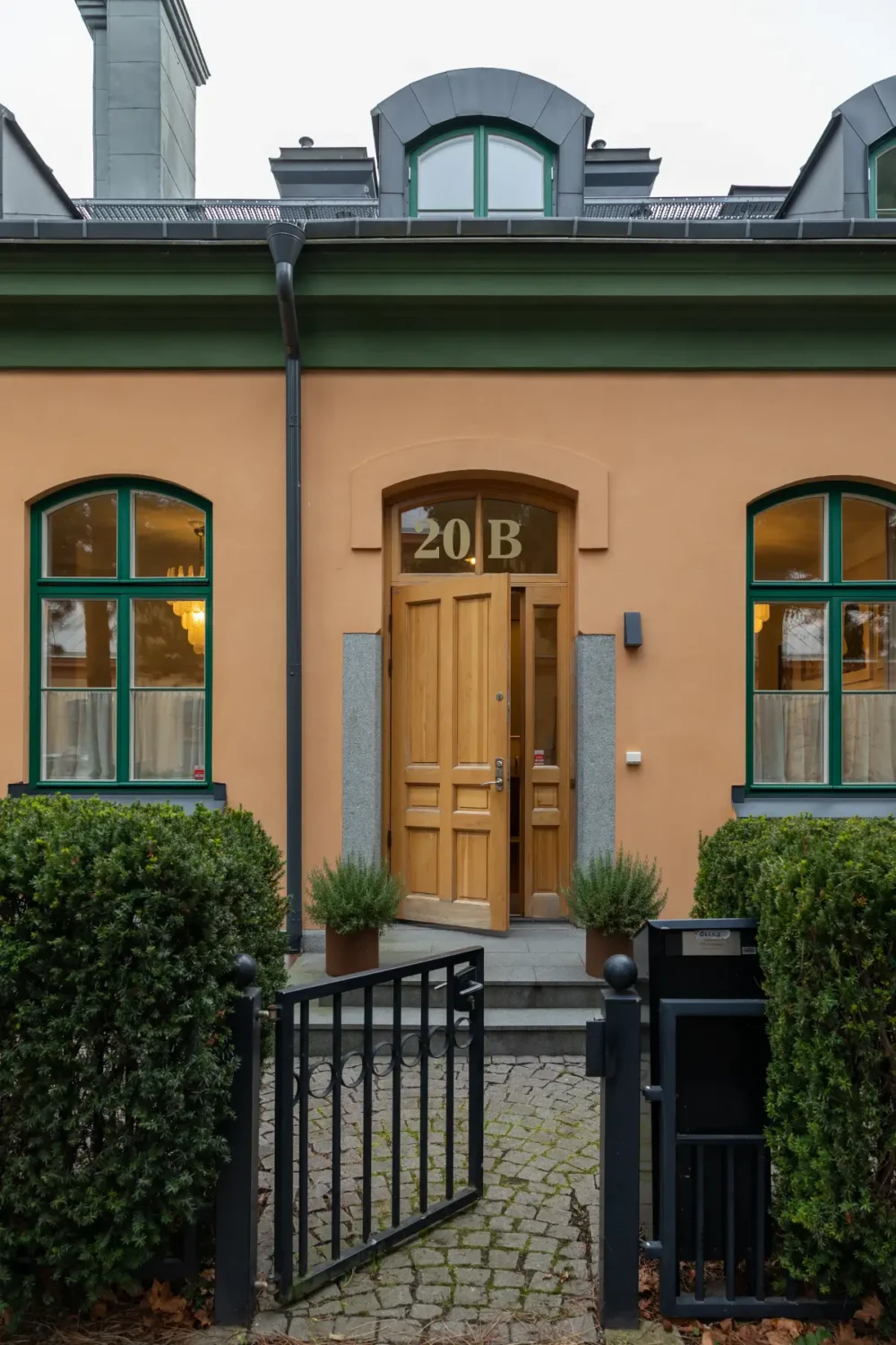A Stylish and Luxurious Renovated Townhouse in Stockholm 20 renovated-19th-century-townhouse-stockholm