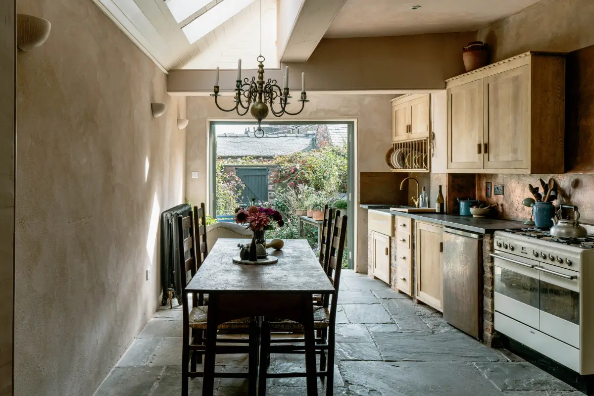 A Restored Victorian Worker's Cottage with a Charming Garden in York 1 restored-Victorian-railway-workers-cottage