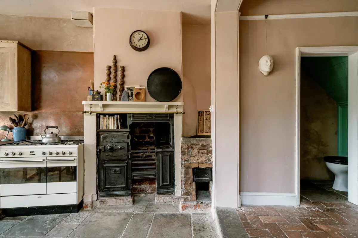 A Restored Victorian Worker's Cottage with a Charming Garden in York 11 restored-Victorian-railway-workers-cottage