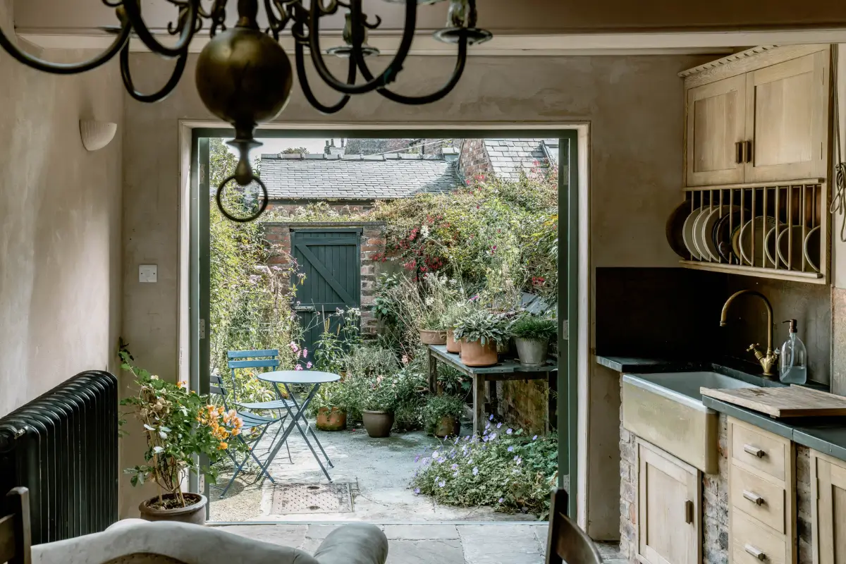 restored-Victorian-railway-workers-cottage