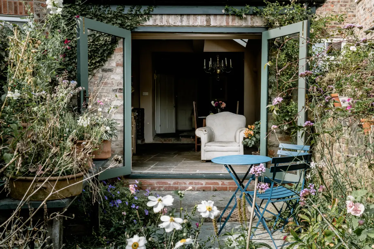 A Restored Victorian Worker's Cottage with a Charming Garden in York 10 restored-Victorian-railway-workers-cottage