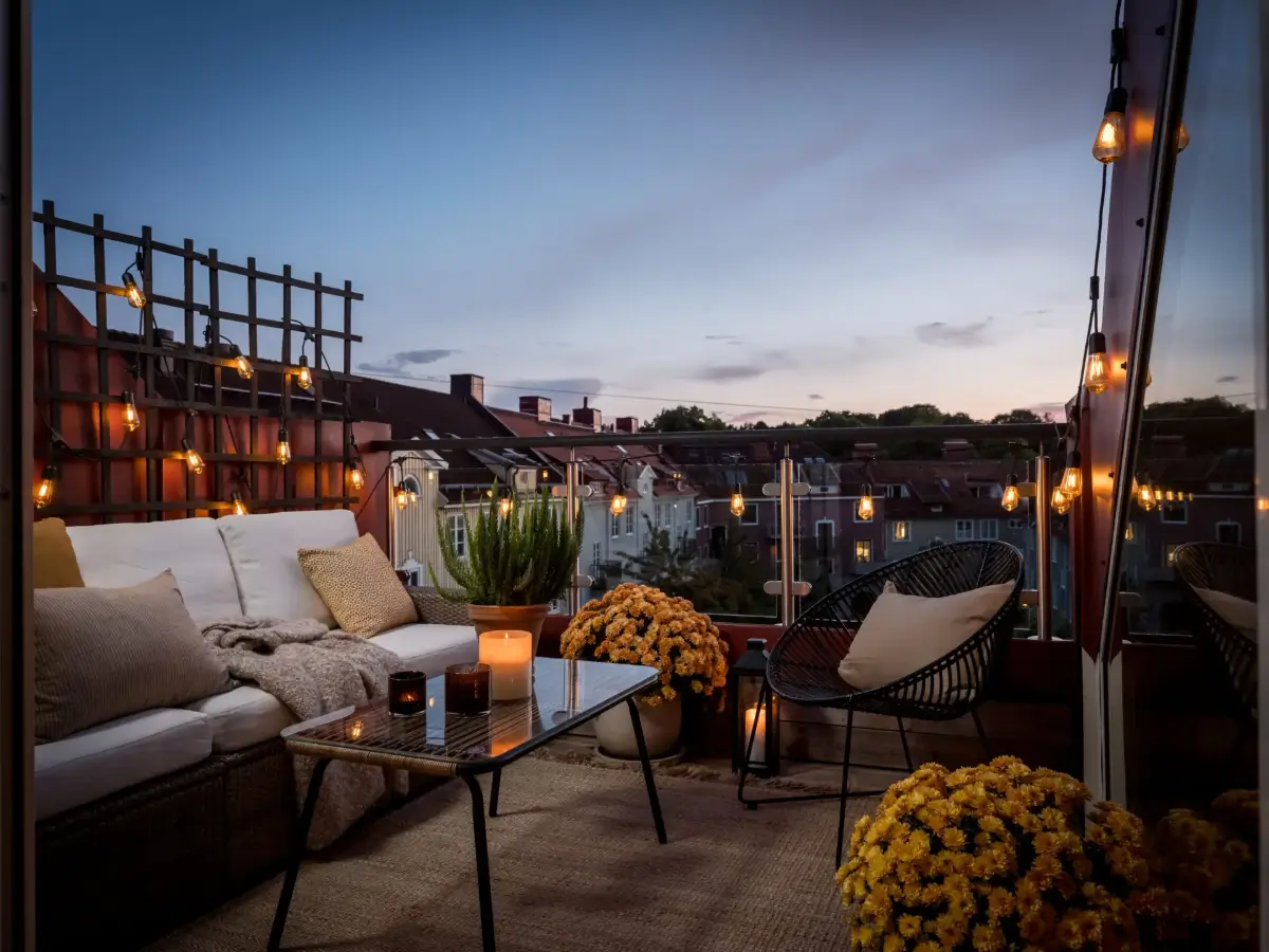 A Renovated Duplex Apartment with a Roof Terrace 11 scandi-duplex-apartment-exposed-beams-brick-nordroom