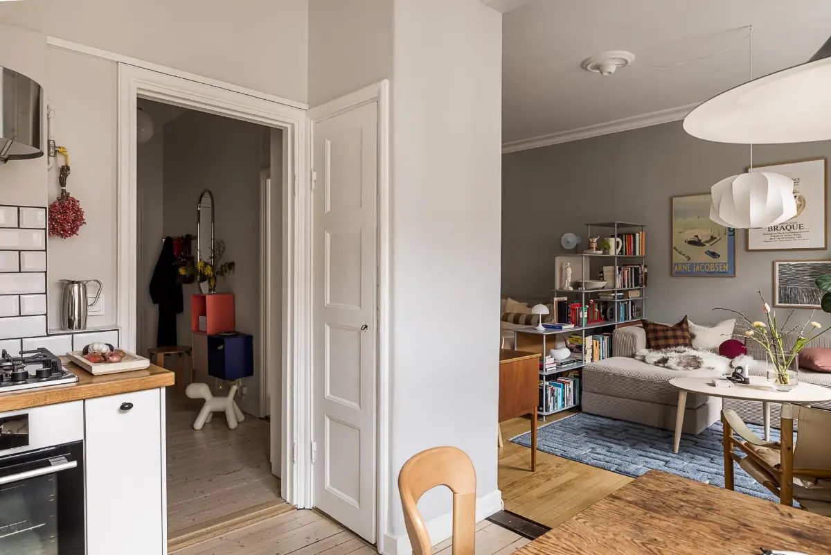 A Light-Filled and Social Studio Apartment in a 1920s Building 7 scandinavian-studio-apartment-nordroom
