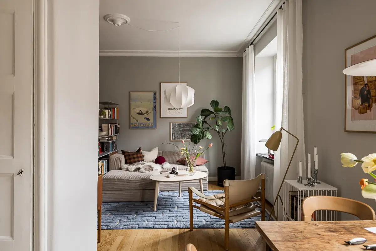 A Light-Filled and Social Studio Apartment in a 1920s Building 9 scandinavian-studio-apartment-nordroom