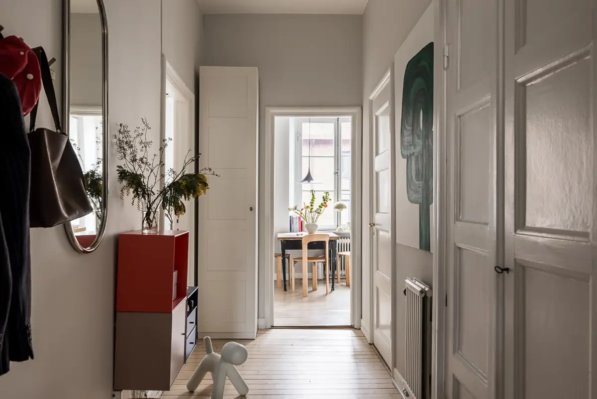 A Light-Filled and Social Studio Apartment in a 1920s Building 23 scandinavian-studio-apartment-nordroom