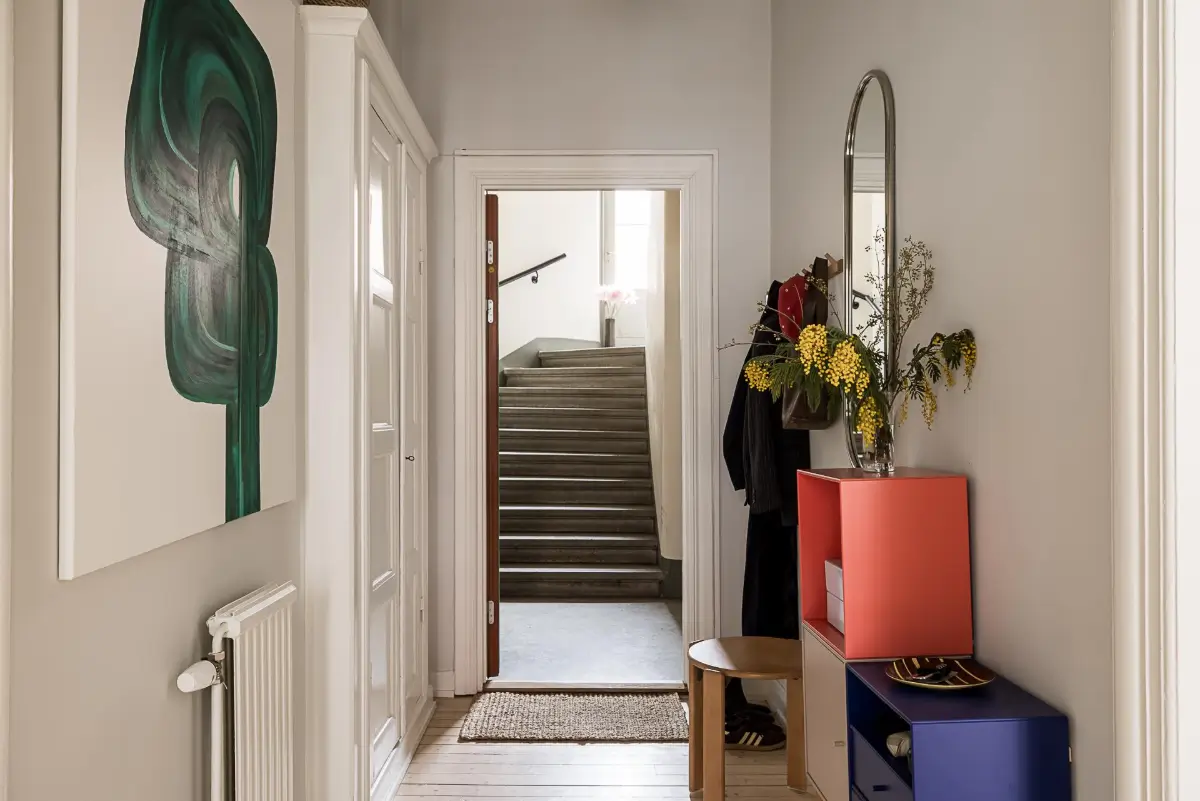 A Light-Filled and Social Studio Apartment in a 1920s Building 24 scandinavian-studio-apartment-nordroom