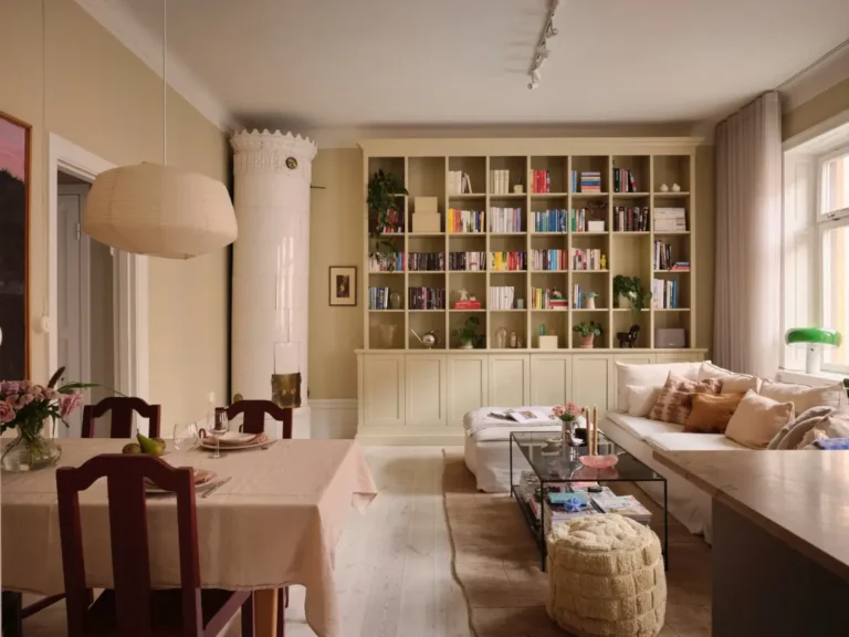 serene-late-19th-century-apartment-stockholm-nordroom