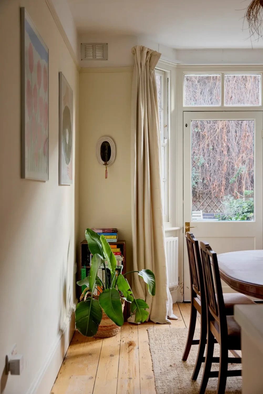 A Serene Ground-Floor Victorian Apartment in London 6 small-19th-century-apartment-london