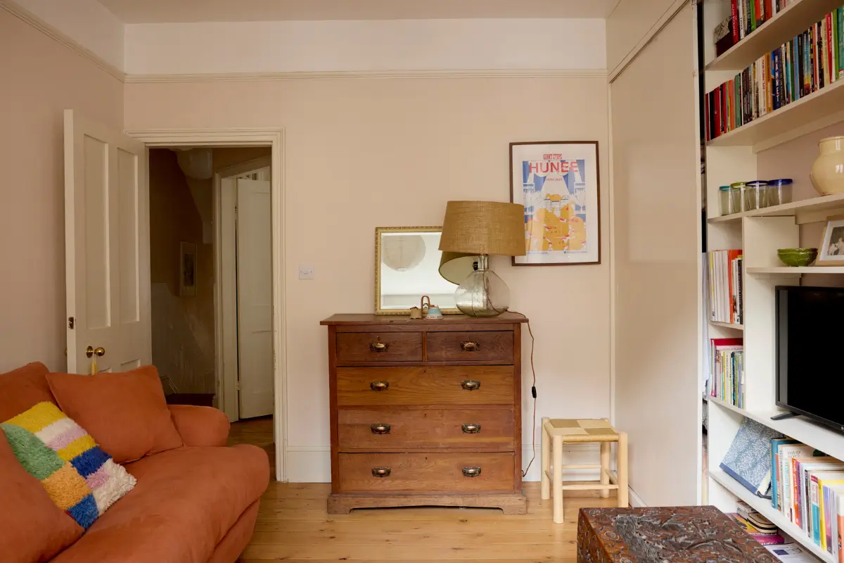 A Serene Ground-Floor Victorian Apartment in London 12 small-19th-century-apartment-london