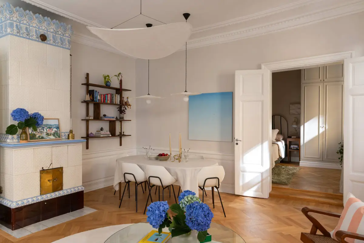 A Stylish Light-Colored Apartment with a Rental Part in Stockholm's Gamla Stan 7 stylish-apartment-stockholm-old-town