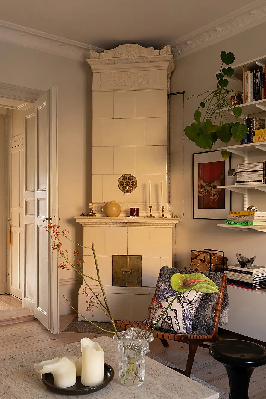 A Stylish Light-Filled Apartment in an Early 20th-Century Stockholm Building 2 tasteful-early-20th-century-apartment-stockholm-nordroom