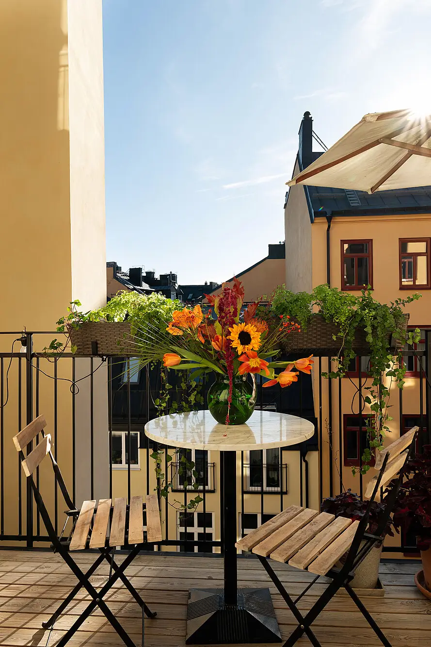 A Stylish Light-Filled Apartment in an Early 20th-Century Stockholm Building 13 tasteful-early-20th-century-apartment-stockholm-nordroom