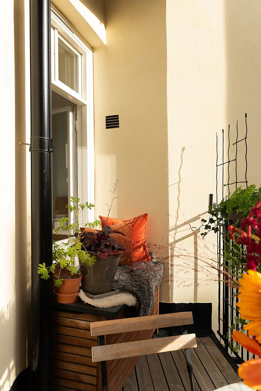 A Stylish Light-Filled Apartment in an Early 20th-Century Stockholm Building 14 tasteful-early-20th-century-apartment-stockholm-nordroom