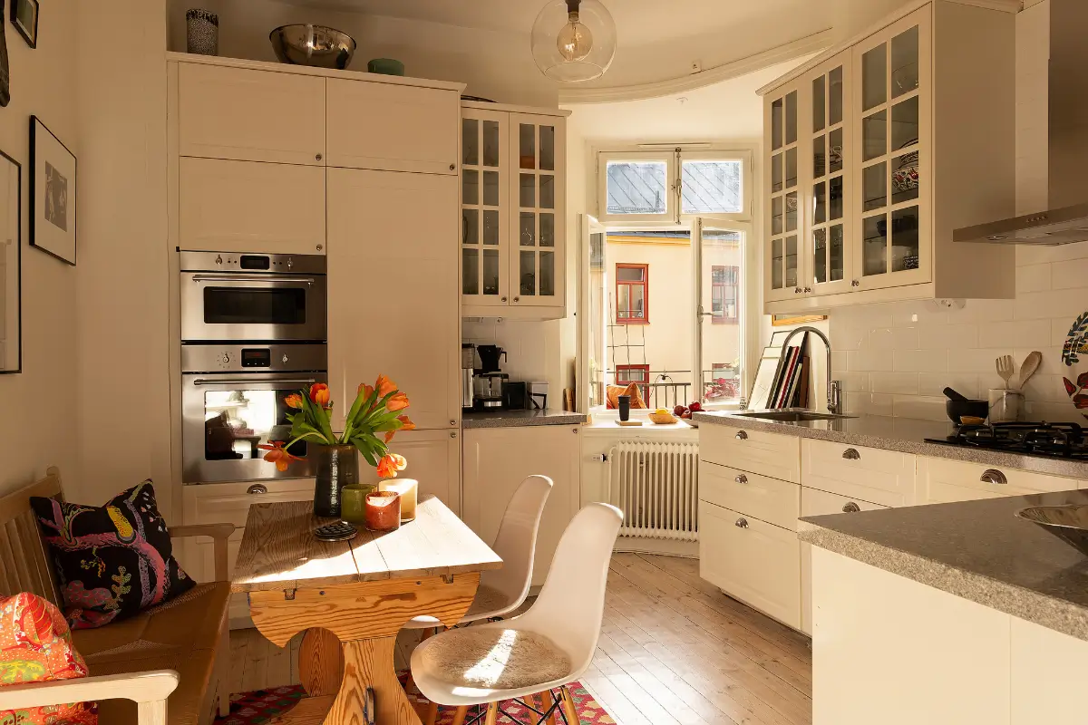 A Stylish Light-Filled Apartment in an Early 20th-Century Stockholm Building 18 tasteful-early-20th-century-apartment-stockholm-nordroom