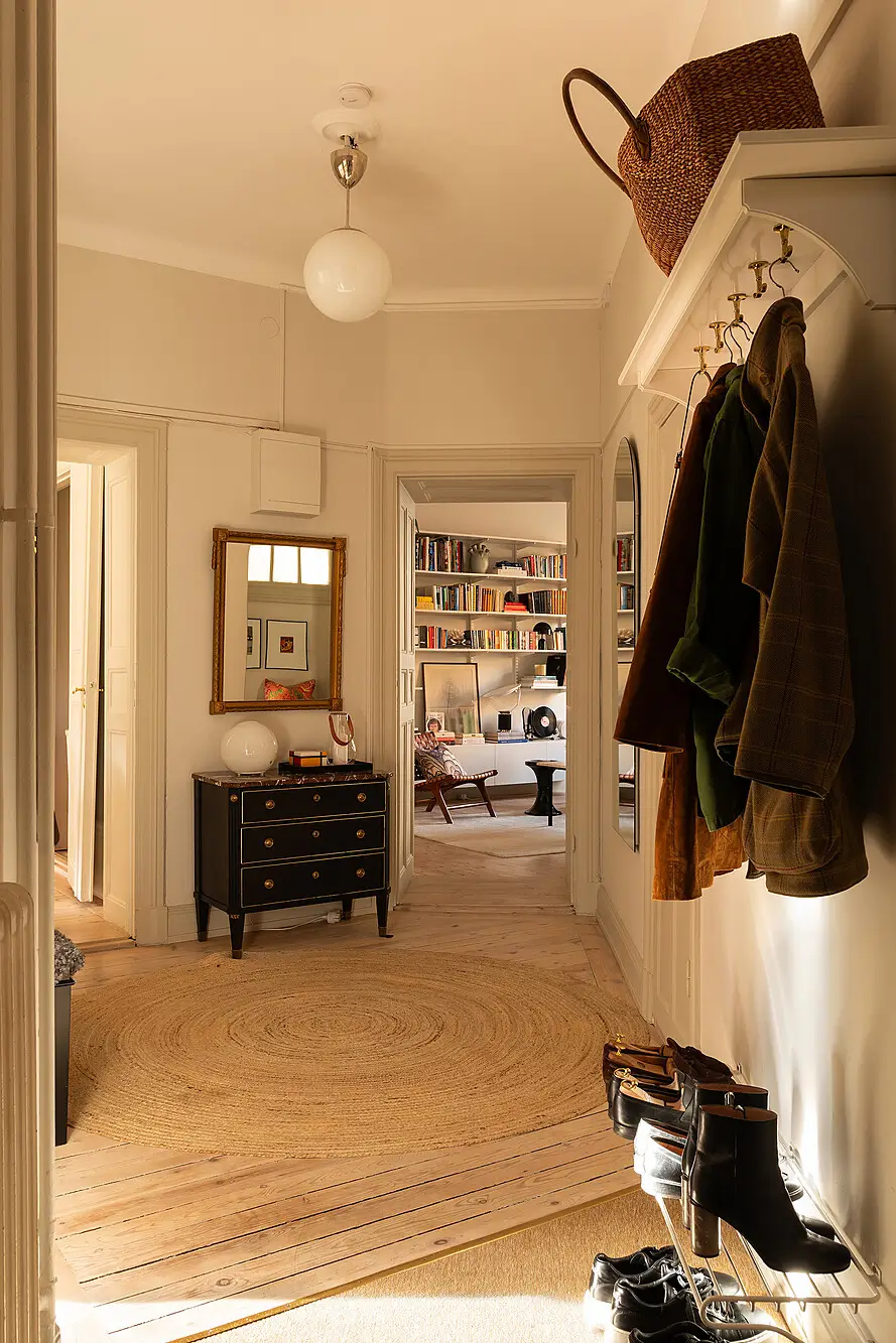 A Stylish Light-Filled Apartment in an Early 20th-Century Stockholm Building 26 tasteful-early-20th-century-apartment-stockholm-nordroom