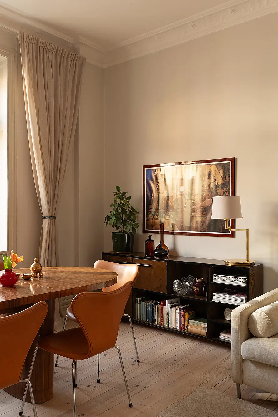 A Stylish Light-Filled Apartment in an Early 20th-Century Stockholm Building 4 tasteful-early-20th-century-apartment-stockholm-nordroom