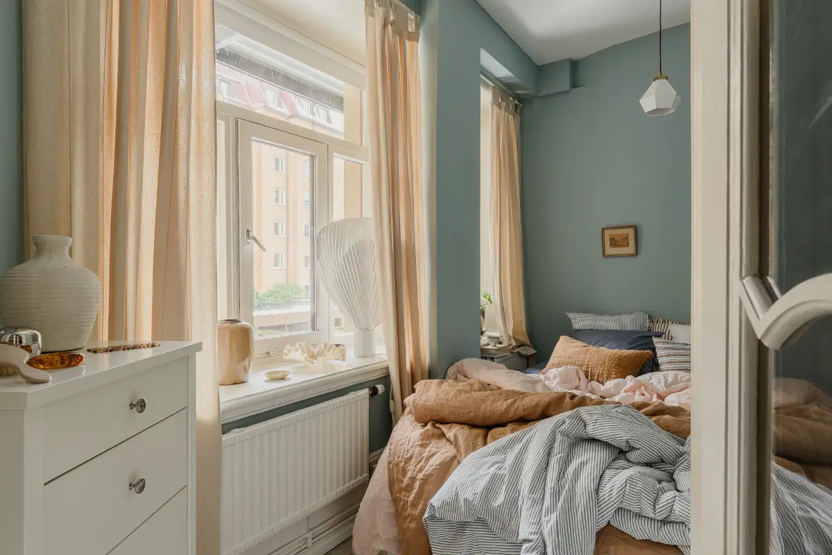 A Narrow Scandinavian Apartment with a Charming Blue Bedroom 9 turn-of-the-century-scandinavian-apartment-nordroom