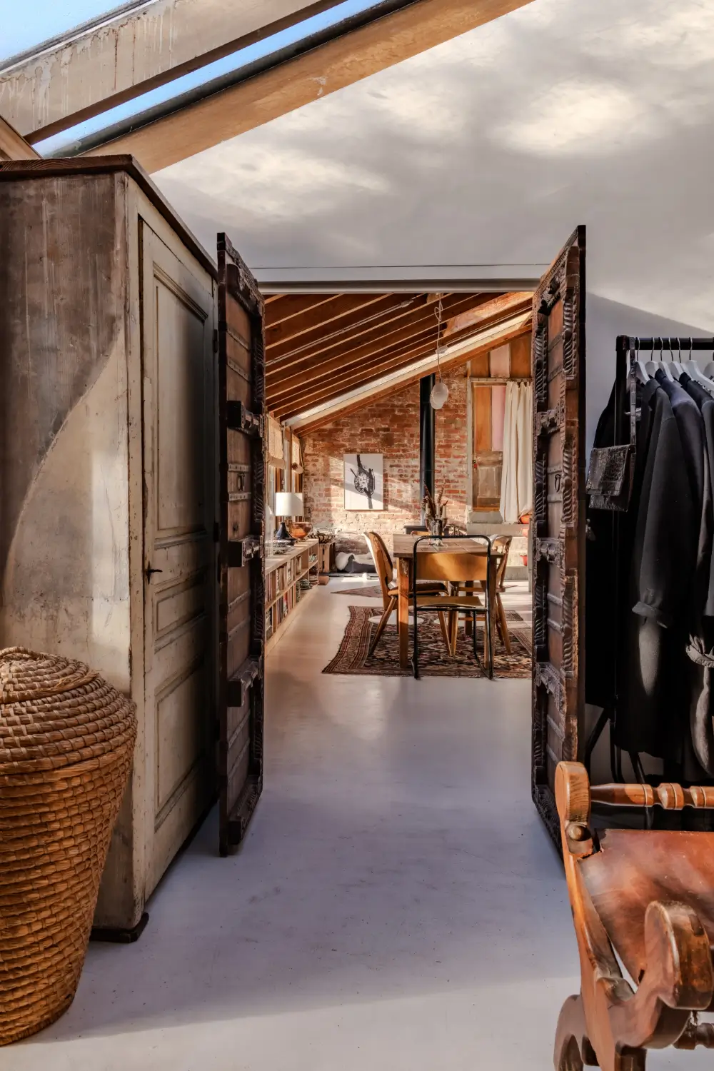 An Abandoned Victorian Walled Garden Transformed into a Unique Artist Home 9 unique-artist-home-south-of-england