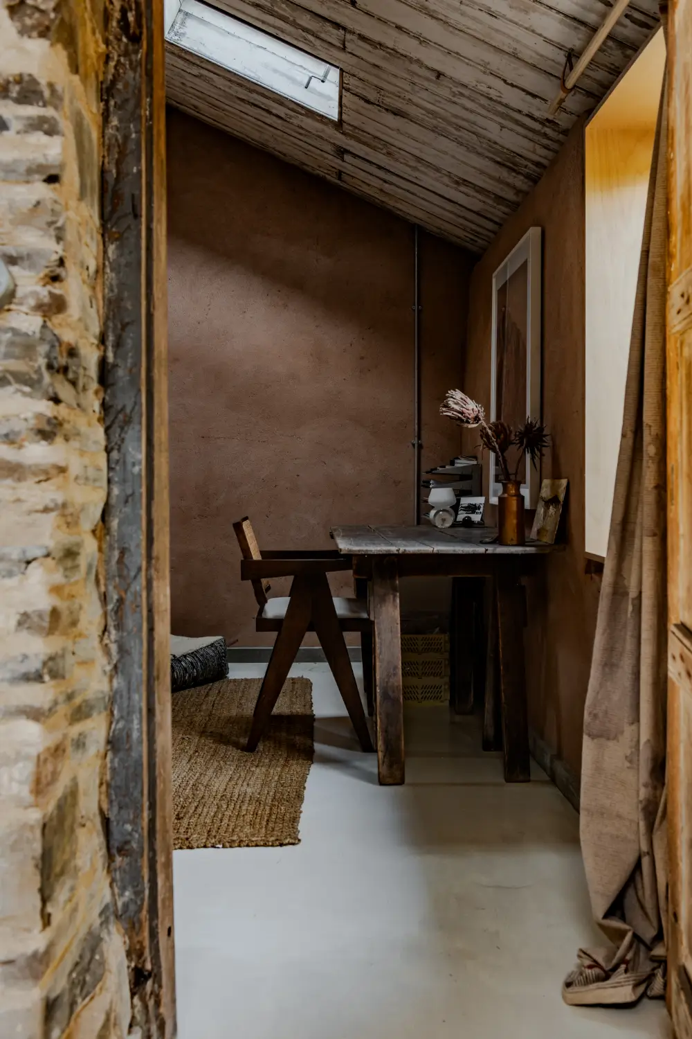 An Abandoned Victorian Walled Garden Transformed into a Unique Artist Home 13 unique-artist-home-south-of-england