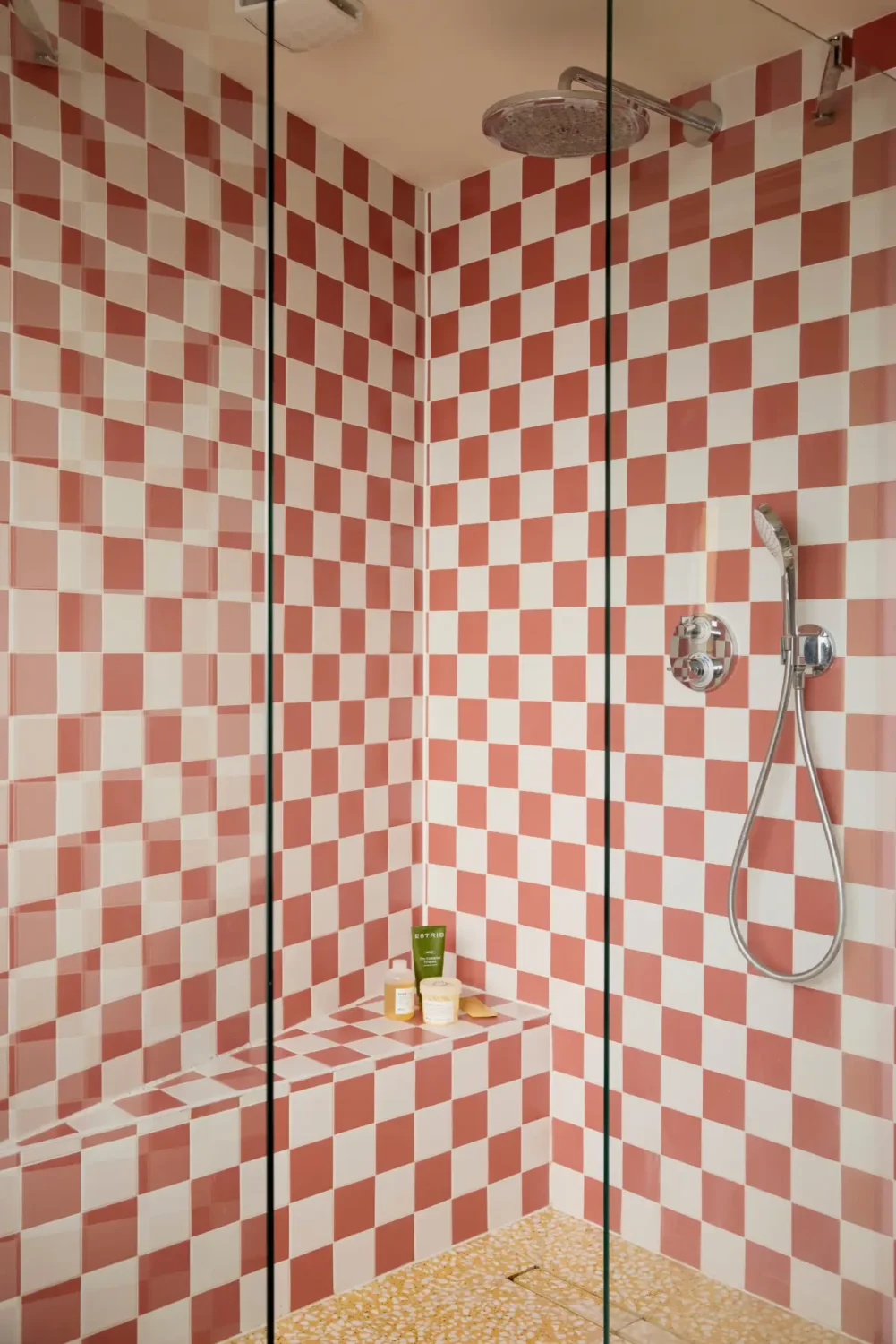 A Colorful Danish-Inspired Mid-Century Family Home in London 22 colorful-mid-century-family-home-north-london-nordroom.