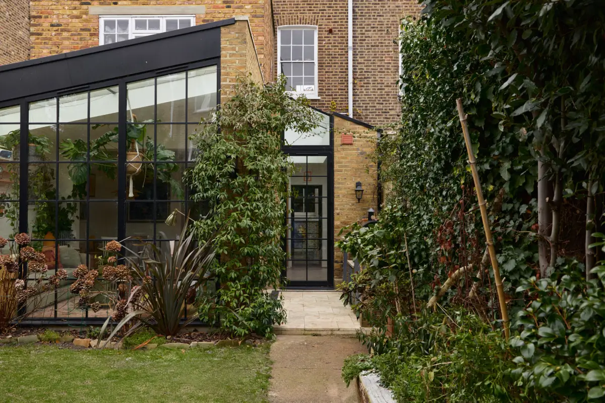 A Crittal-Style Glazed Extension for a Ground Floor Victorian Apartment 7
victorian-family-home-Crittall-style-glazed-kitchen-extension-nordroom