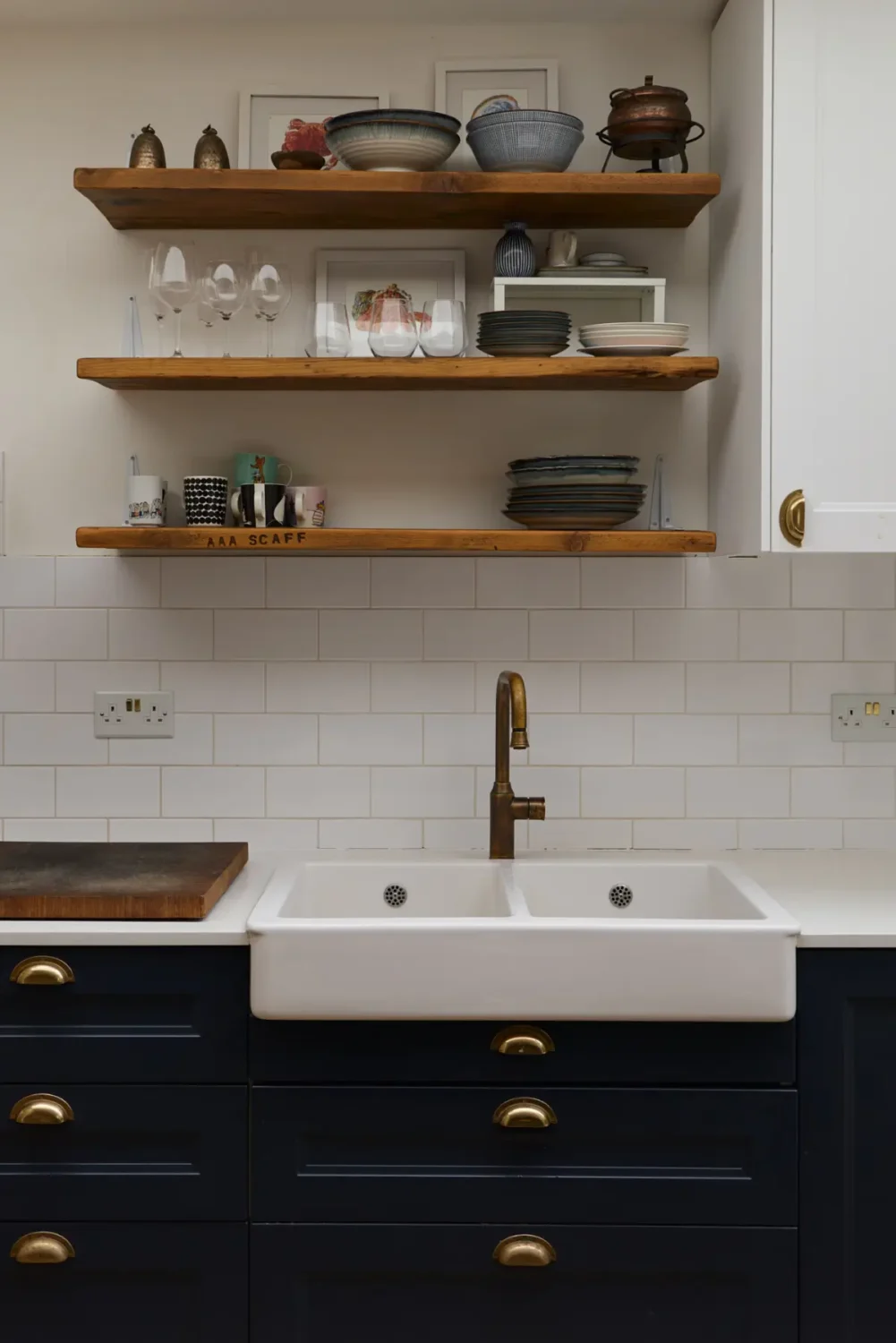 A Crittal-Style Glazed Extension for a Ground Floor Victorian Apartment 15
victorian-family-home-Crittall-style-glazed-kitchen-extension-nordroom