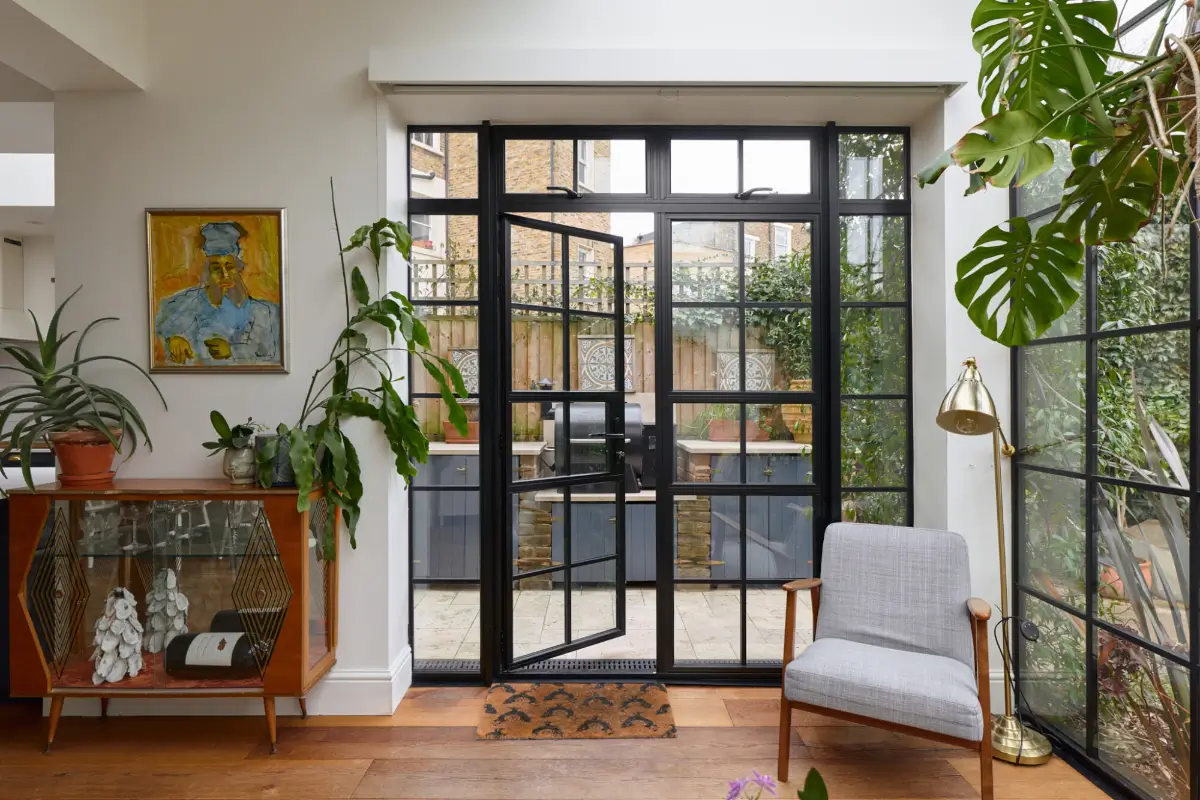A Crittal-Style Glazed Extension for a Ground Floor Victorian Apartment 5
victorian-family-home-Crittall-style-glazed-kitchen-extension-nordroom