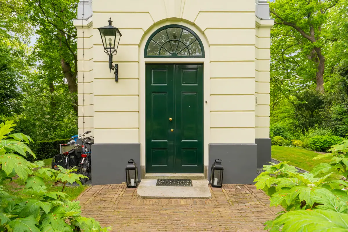Unique Property: An 18th-Century Octagonal Tea House in The Netherlands 2 18th-century-octagonal-tea-house-netherlands-nordroom