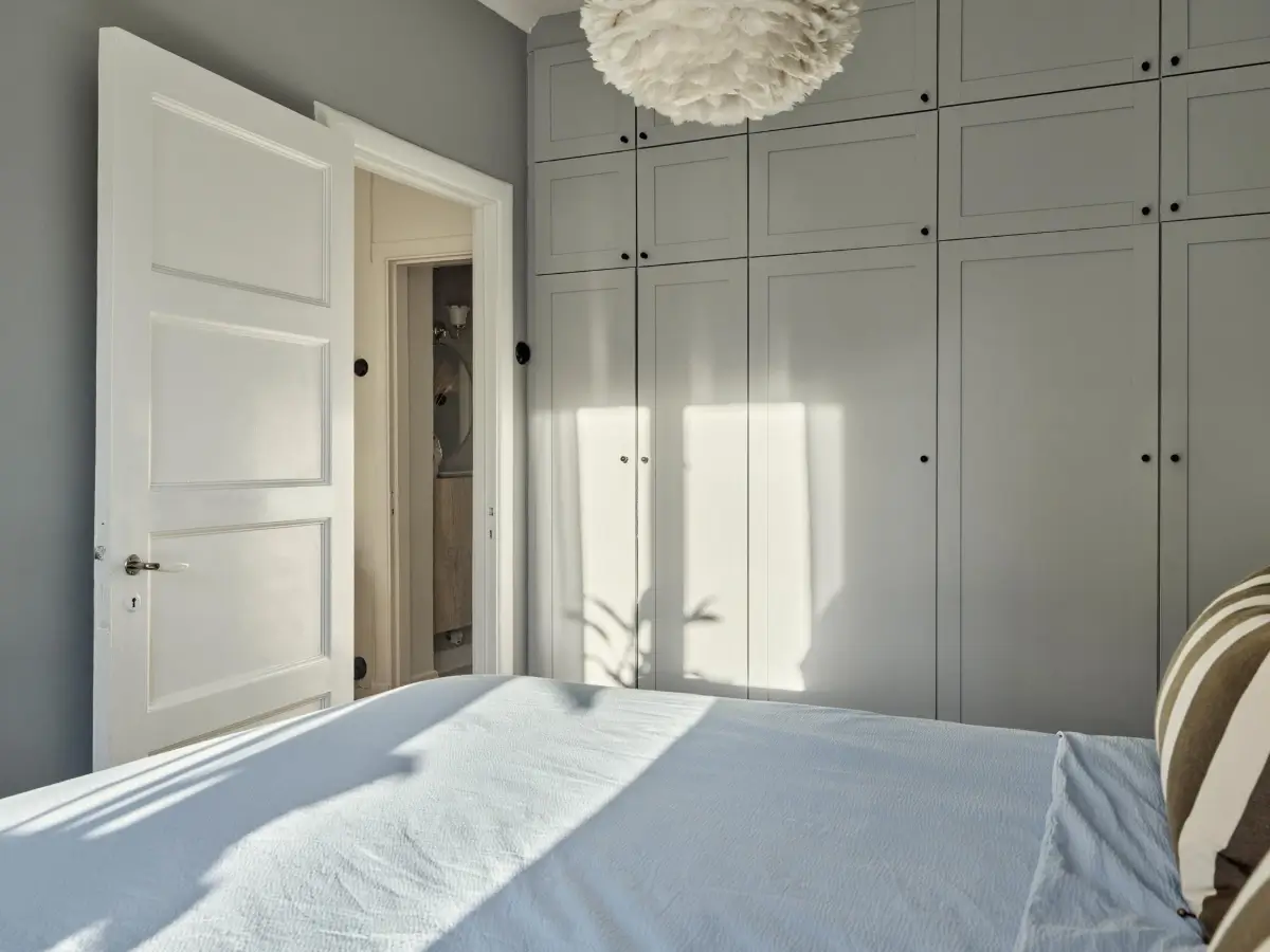 Wooden Floor and a Bistro-Style Kitchen in a Swedish 1930s Apartment 13 art-renovated-kitchen-cozy-small-1930s-apartment-sweden-nordroom