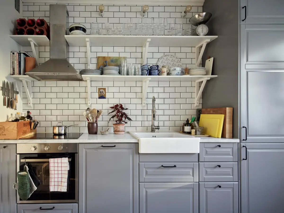 Wooden Floor and a Bistro-Style Kitchen in a Swedish 1930s Apartment 17 art-renovated-kitchen-cozy-small-1930s-apartment-sweden-nordroom