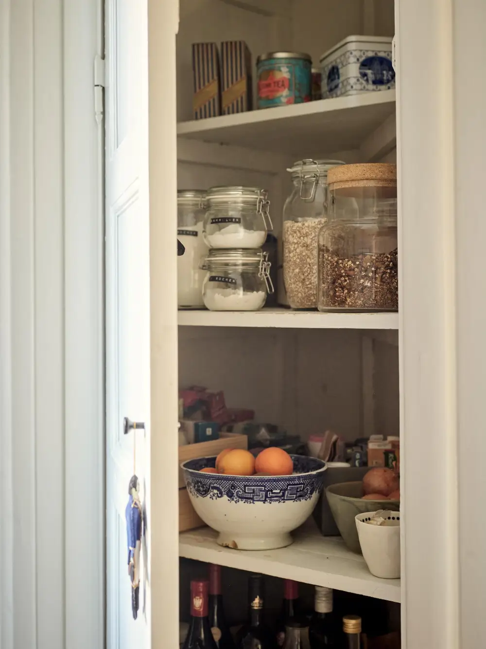 Wooden Floor and a Bistro-Style Kitchen in a Swedish 1930s Apartment 21 art-renovated-kitchen-cozy-small-1930s-apartment-sweden-nordroom