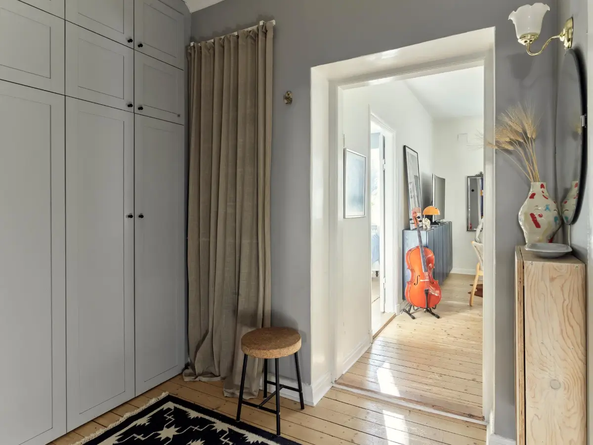 Wooden Floor and a Bistro-Style Kitchen in a Swedish 1930s Apartment 26 art-renovated-kitchen-cozy-small-1930s-apartment-sweden-nordroom