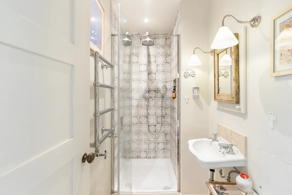 A Charming Victorian Duplex Apartment with a Roof Terrace 12 charming-victorian-duplex-apartment-roof-terrace-london