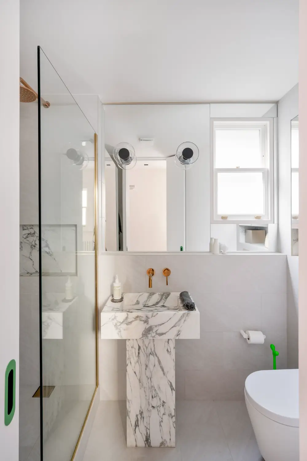 Grand Spaces with Colorful Details in a Holland Park Apartment 13 color-design-extended-notting-hill-apartment