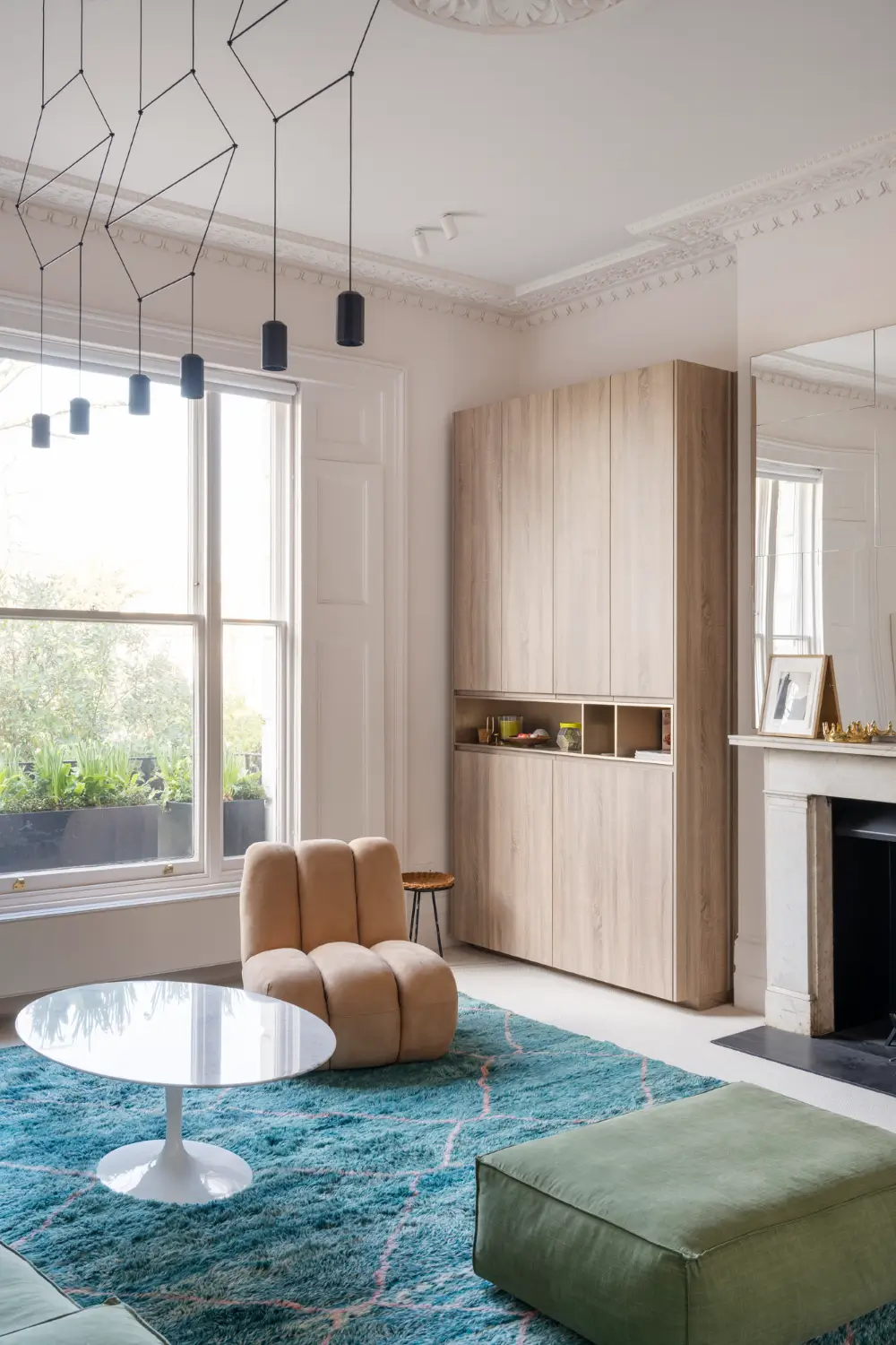 Grand Spaces with Colorful Details in a Holland Park Apartment 2 color-design-extended-notting-hill-apartment