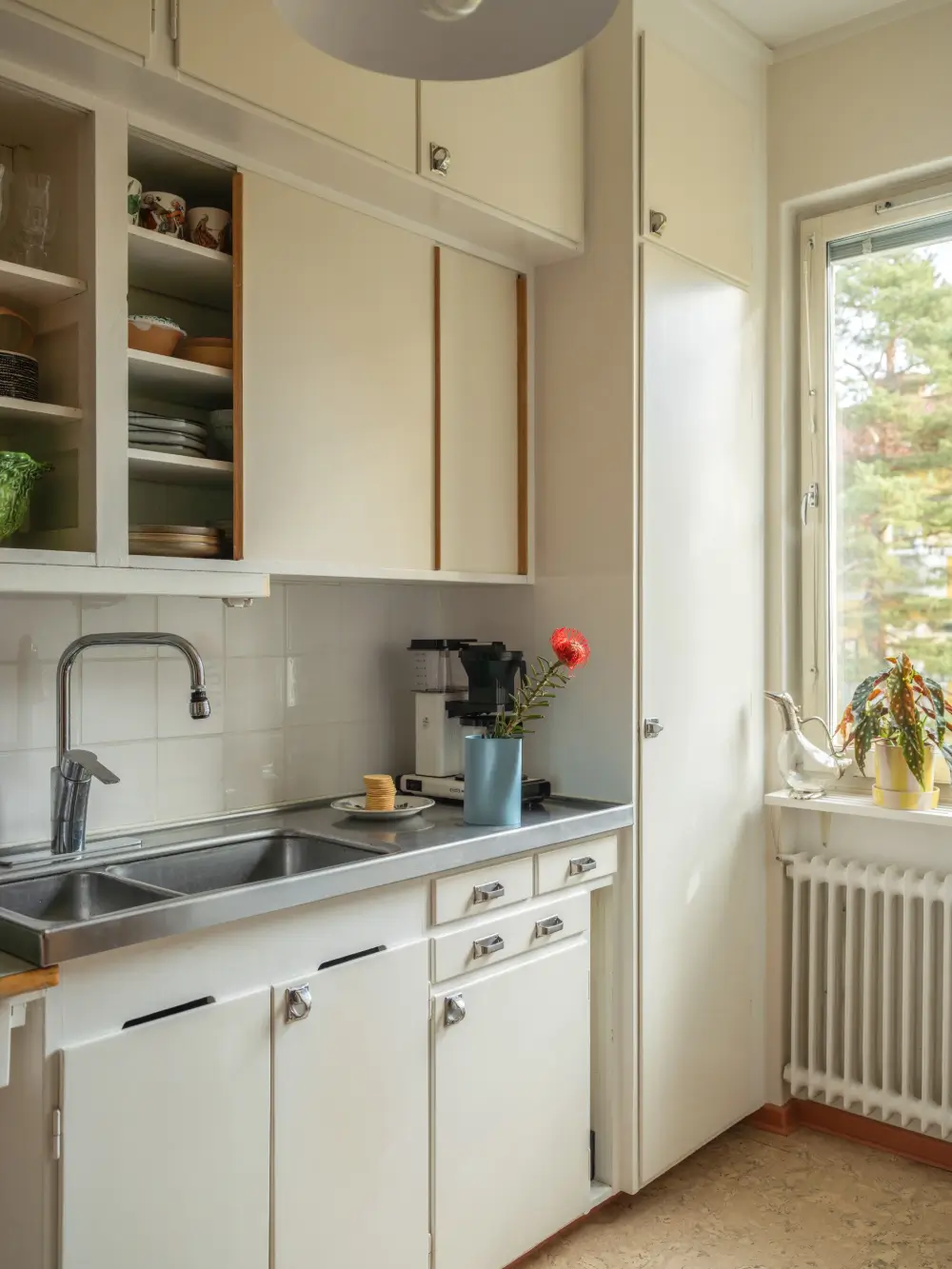 A Colorful 1940s Apartment in Stockholm 22 colorful-1940s-apartment-stockholm-nordroom