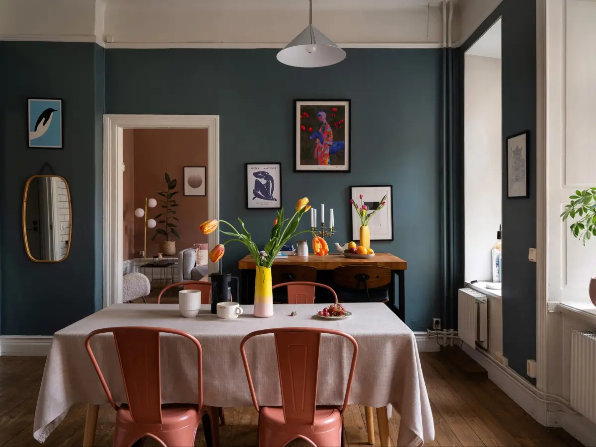 Warm and Rich Colors in a 19th-Century Stockholm Apartment 13 cozy-colorful-rooms-19th-century-stockholm-apartment-nordroom