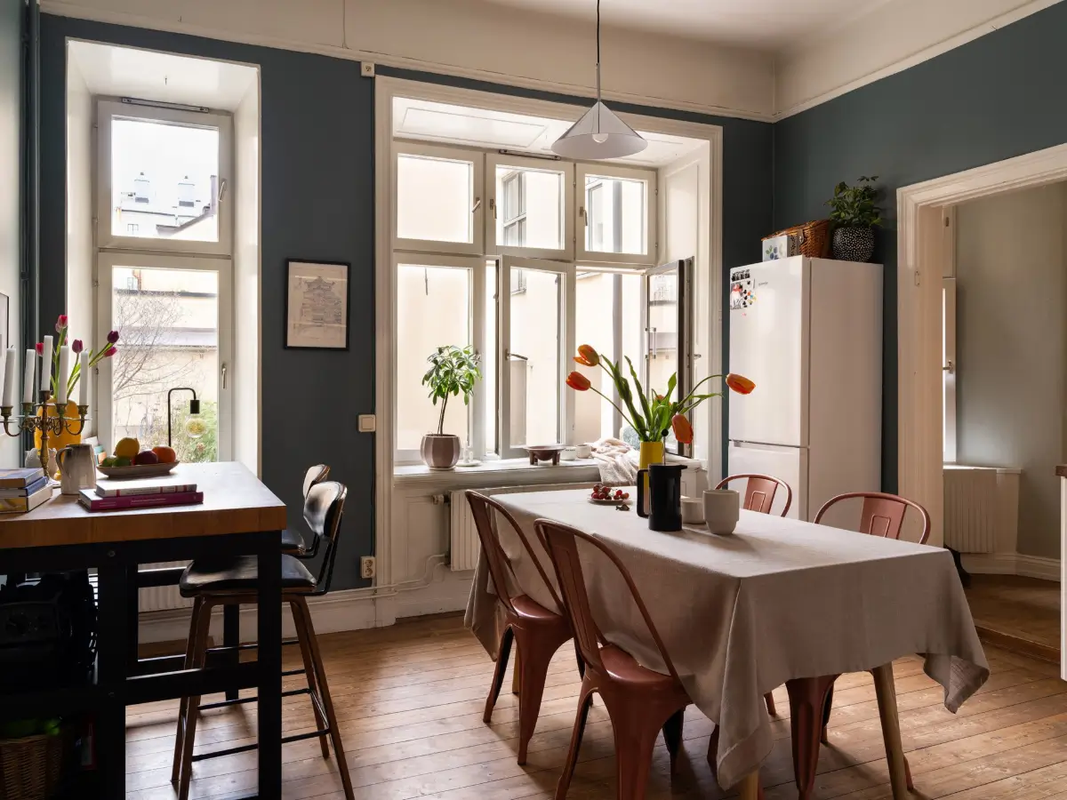 Warm and Rich Colors in a 19th-Century Stockholm Apartment 11 cozy-colorful-rooms-19th-century-stockholm-apartment-nordroom