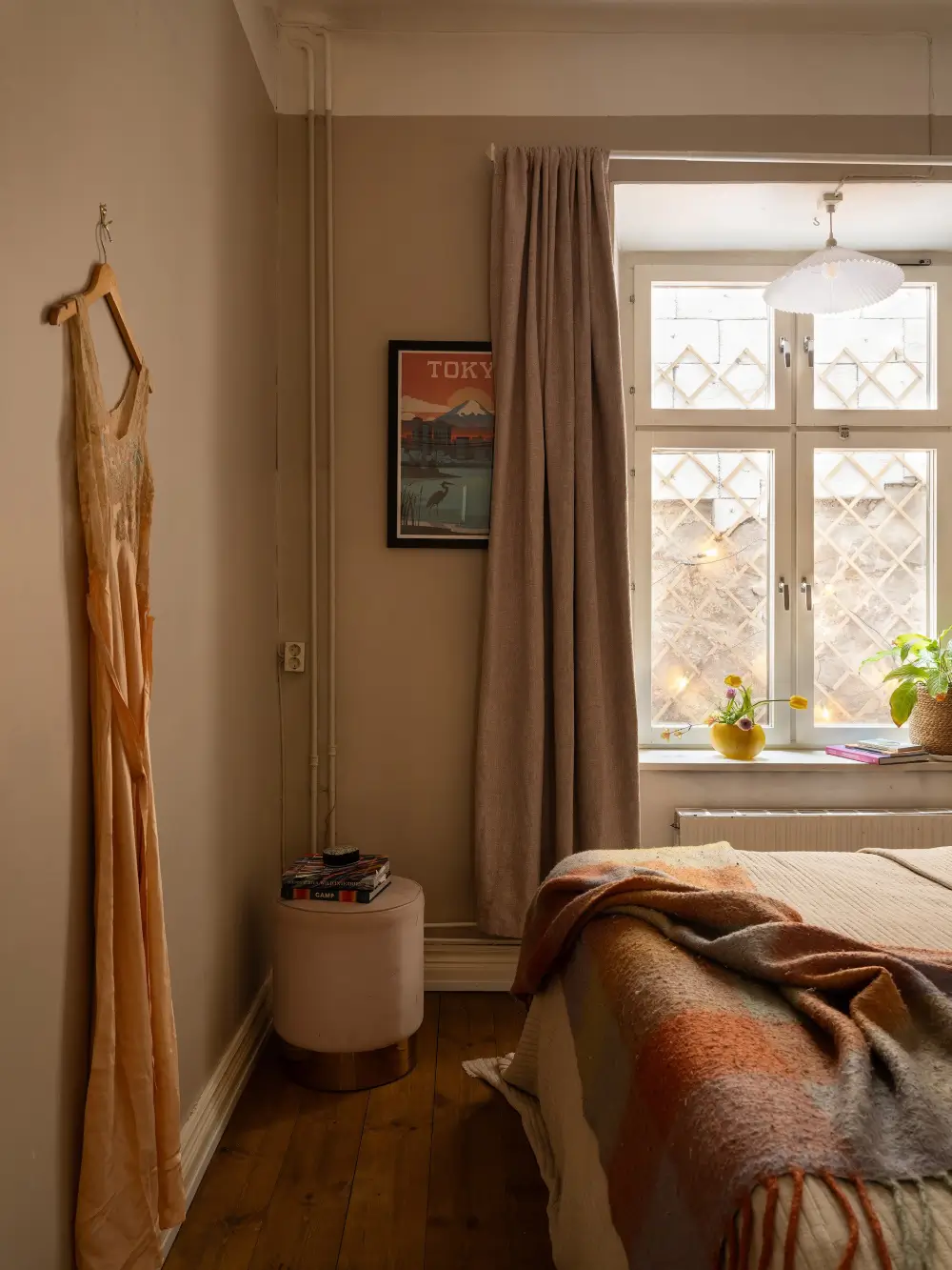 Warm and Rich Colors in a 19th-Century Stockholm Apartment 15 cozy-colorful-rooms-19th-century-stockholm-apartment-nordroom