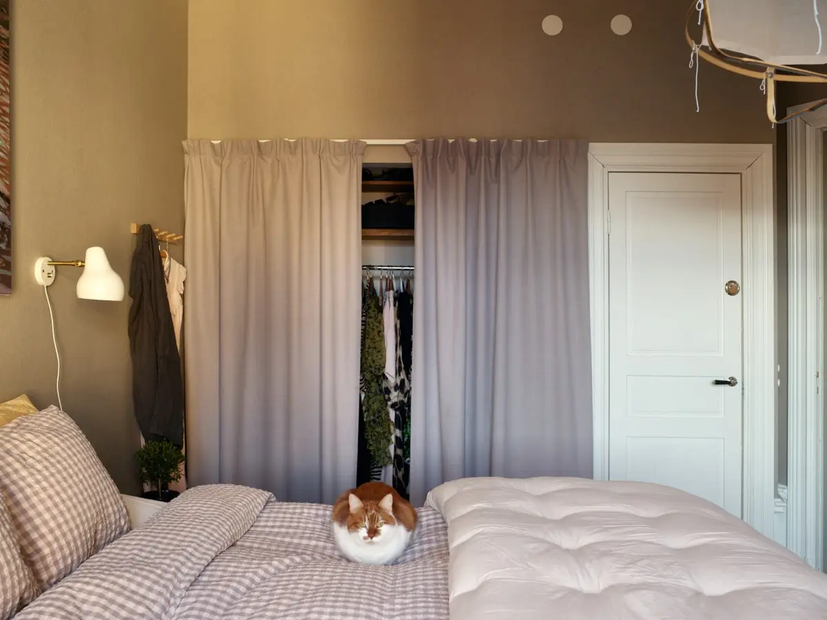 Cozy Spaces in a Renovated Early 20th-Century Apartment in Stockholm 19 cozy-early-20th-century-stockholm-apartment-nordroom