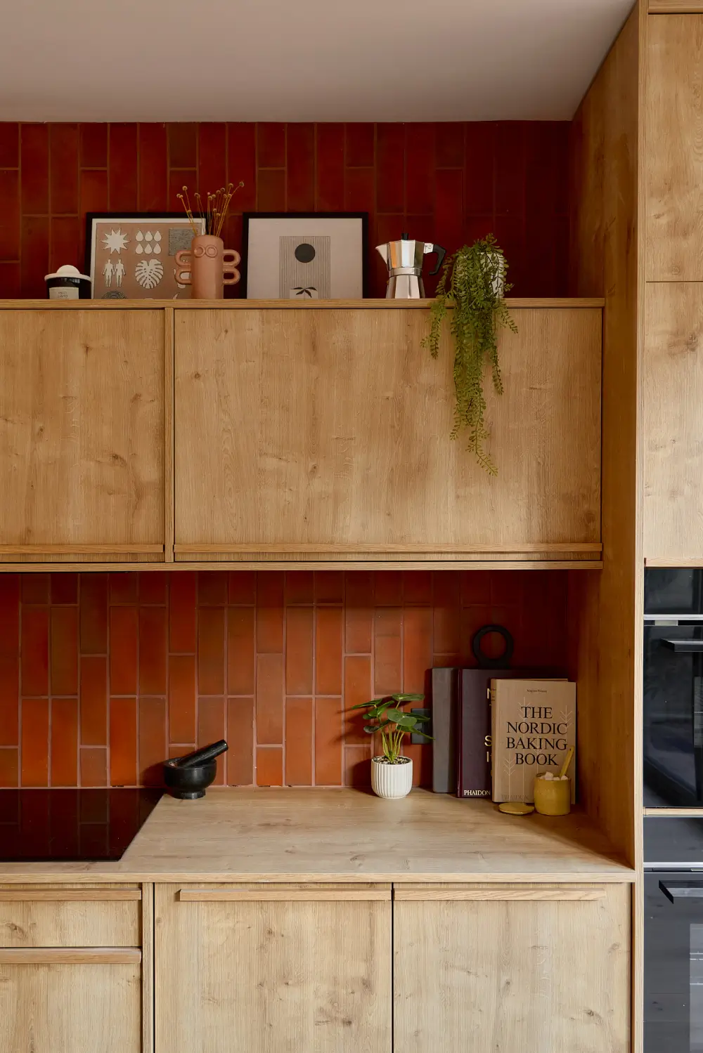 Midcentury and Japanese Influences in a Sustainable London New Build 16 curves-textures-new-build-house-london